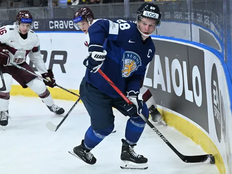 Jere Lassila v zápase Lotyšsko - Fínsko na MS v hokeji U20 2024. 