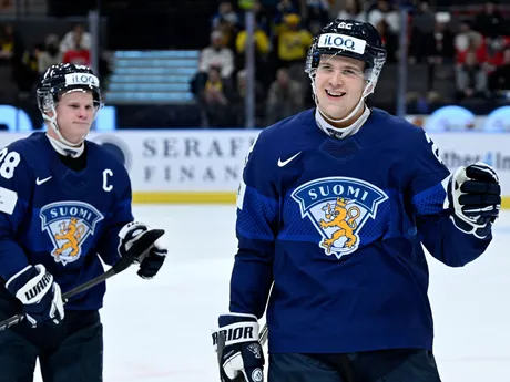 Kasper Halttunen oslavuje gól v zápase Lotyšsko - Fínsko na MS v hokeji U20 2024. 