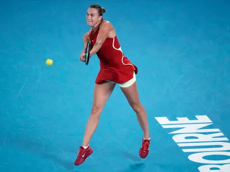 Aryna Sabalenková počas semifinále Australian Open proti Cori Gauffovej. 