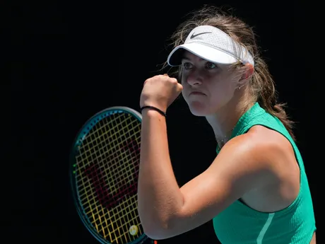 Víťazné gesto slovenskej tenistky Renáty Jamrichovej na Australian Open 2024.