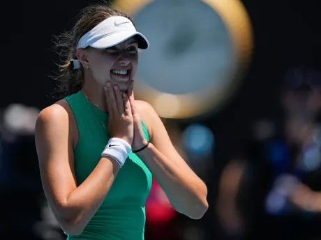 Šťastná Renáta Jamrichová po finále junioriek na grandslamovom Australian Open 2024.