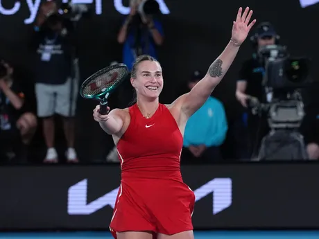 Aryna Sabalenková sa teší z titulu na Australian Open 2024.