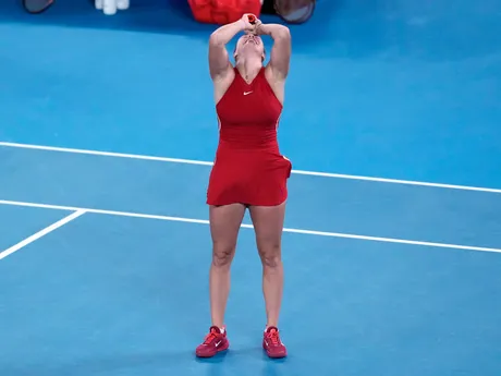 Aryna Sabalenková sa teší z titulu na Australian Open 2024.