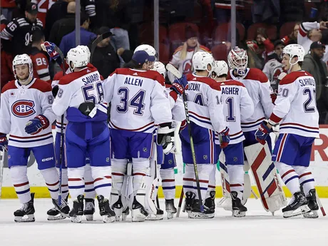 Hokejisti Montrealu sa radujú po víťazstve nad New Jersey. 