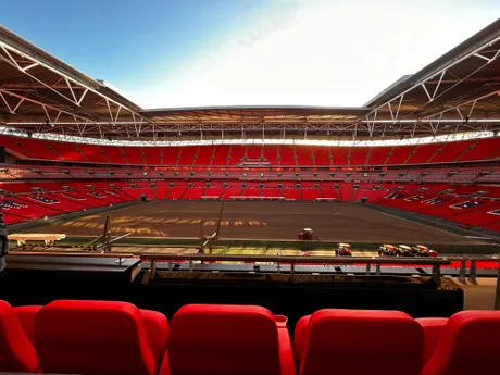 Pohľad z miesta štadióna Wembley, na ktorom sedáva kráľovská rodina.