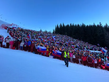 Na obrovský slalom v Jasnej sa prišli pozrieť tisícky divákov.