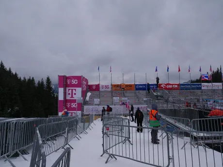 V slovenskom stredisku Jasná finišujú posledné prípravy pred pretekmi Svetového pohára v zjazdovom lyžovaní