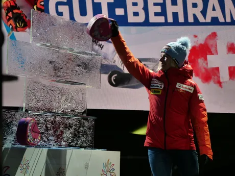 Lara Gutová Behramiová si vybrala tašku s číslom na obrovský slalom v Jasnej. 