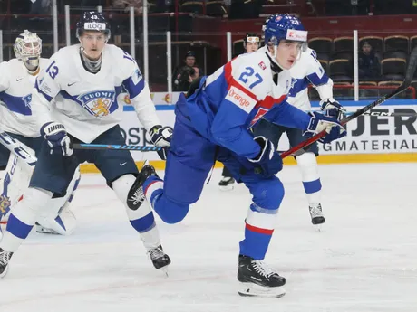 Samuel Honzek v zápase Slovensko - Fínsko vo štvrťfinále MS v hokeji do 20 rokov 2024.