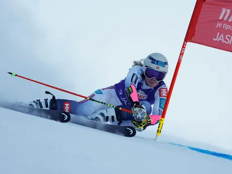 Nórka Ragnhild Mowinckelová počas prvého kola obrovského slalomu Svetového pohára žien v Jasnej.