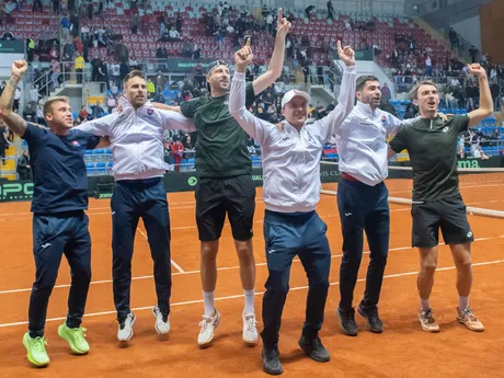Slovenskí tenisti sa radujú z postupu na finálový turnaj Davisovho pohára 2024.