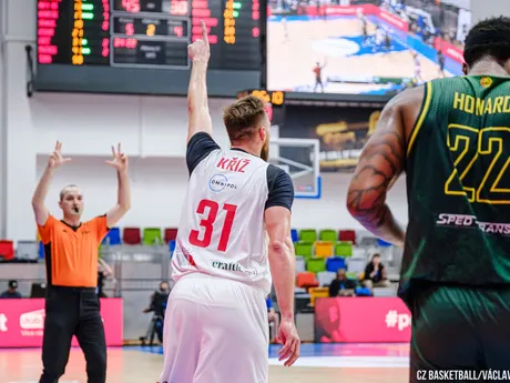 Fotka z finálového zápasu Česko-slovenského pohára ERA Basketball Nymburk – Patrioti Levice.