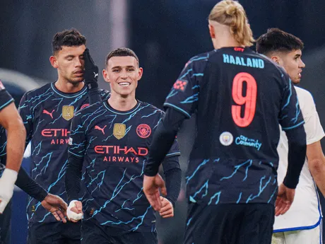 Phil Foden a Eling Haaland oslavujú gól v zápase osemfinále Ligy majstrov FC Kodaň - Manchester City
