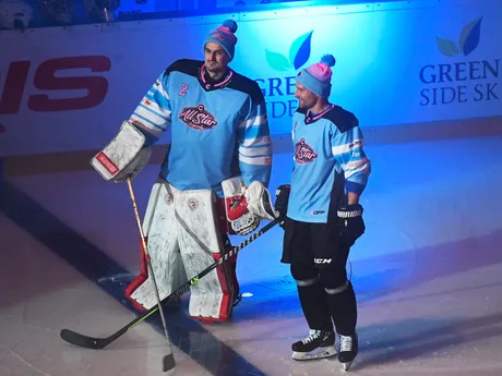 Peter Hamerlík a Andrej Sekera počas hokejovej exhibície All Star Legendy 2024 Tím východ - Tím západ v Steel Aréne v Košiciach.