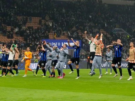 Momentka zo zápasu Inter Miláno - Atletico Madrid v osemfinále Ligy majstrov