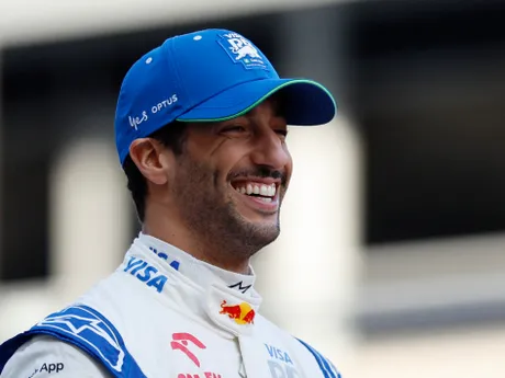 Daniel Ricciardo pred Veľkou cenou Bahrajnu 2024.
