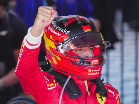 Carlos Sainz vyhral Veľkú cenu Austrálie 2024.