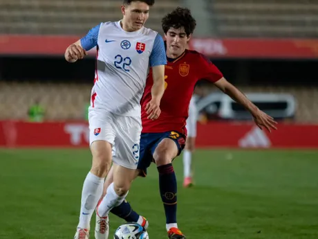 Ján Murgaš (vľavo) v prípravnom zápase Španielsko U21 - Slovensko U21.