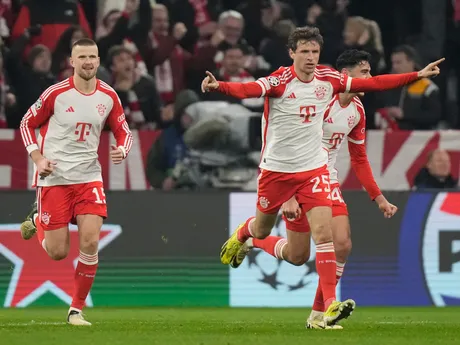 Thomas Müller oslavuje gól v zápase Bayern Mníchov - Lazio Rím v osemfinále Ligy majstrov