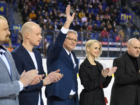 Hokejový klub HC Košice uviedol do svojej Siene slávy bratov Imricha, Jozefa a Vincenta Lukáčovcov pred zápasom 50. kola Tipos extraligy HC Košice – HK Dukla Trenčín.