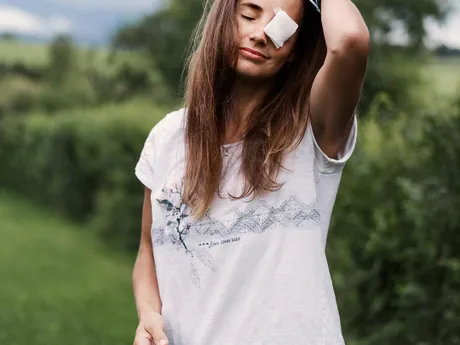 Zuzana Bernardová (Stromková) oslepla na jedno oko. 