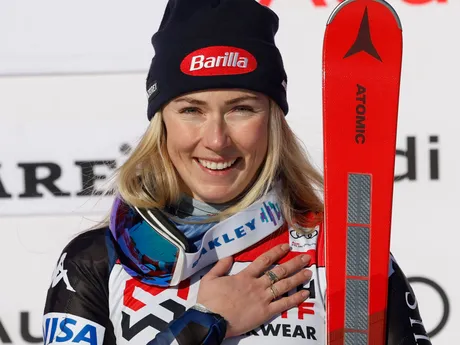 Mikaela Shiffrinová sa teší z víťazstva v slalomových pretekoch v Aare. 