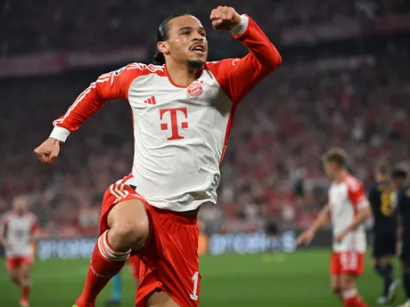 Leroy Sané oslavuje gól v zápase semifinále Ligy majstrov Bayern Mníchov - Real Madrid