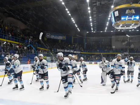 Hráči Nitry po víťazstve v prvom finálovom zápase play off hokejovej Tipos extraligy HK Spišská Nová Ves - HK Nitra
