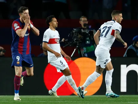 Robert Lewandowski nepremenil šancu počas odvety štvrťfinále Ligy majstrov medzi Barcelonou a PSG. 