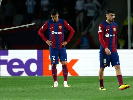 Smútok hráčov Barcelony počas odvety štvrťfinále Ligy majstrov medzi Barcelonou a PSG.