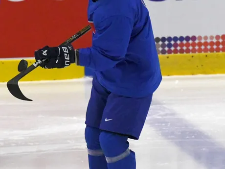 Matúš Sukeľ počas piatkového  tréningu pred zápasom Slovensko - Francúzsko v skupine B na MS v hokeji 2024.