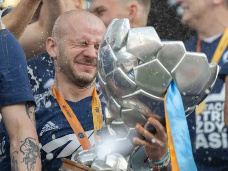 Futbalista Slovana Bratislava Vladimír Weiss ml. počas osláv majstrovskej trofeje.