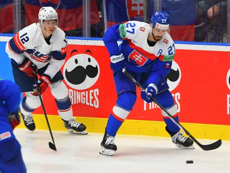 Marek Hrivík a Matt Boldy v zápase Slovensko - USA v skupine B na MS v hokeji 2024.