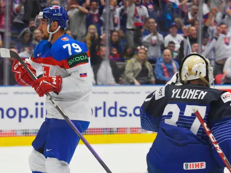 Libor Hudáček po strelenom góle v zápase Slovensko - Francúzsko v skupine B na MS v hokeji 2024.