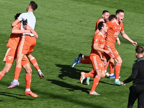 Futbalisti Ružomberka oslavujú triumf vo finále Slovnaft Cupu nad Spartakom Trnava