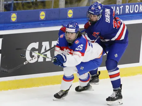 Ján Chovan v semifinálovom zápase Slovensko - USA na MS v hokeji hráčov do 18 rokov.