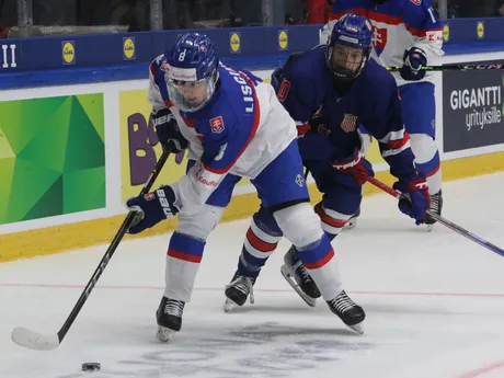 Michal Liščinský v semifinálovom zápase Slovensko - USA na MS v hokeji hráčov do 18 rokov.
