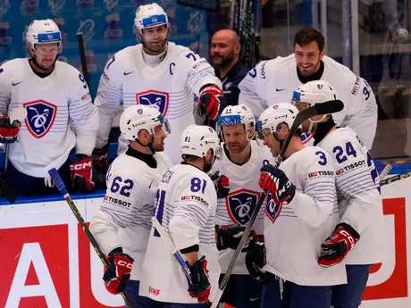 Radosť hokejistov Francúzska v zápase Poľsko - Francúzsko na MS v hokeji 2024.