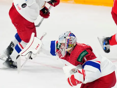 Český brankár Lukáš Dostál v zápase Česko - Dánsko na MS v hokeji 2024.