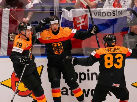 Radosť nemeckých hokejistov v zápase Nemecko - Lotyšsko na MS v hokeji 2024.
