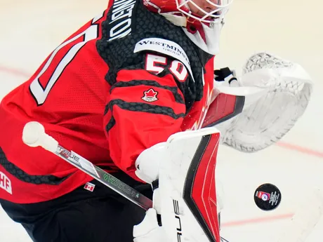 Kanadský brankár Jordan Binnington v zápase Kanada - Fínsko na MS v hokeji 2024.