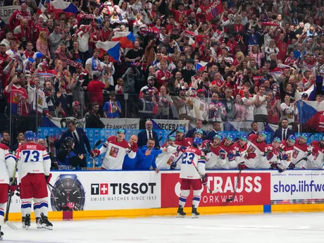 Lukáš Sedlák oslavuje gól v zápase Česko - Veľká Británia na MS v hokeji 2024.
