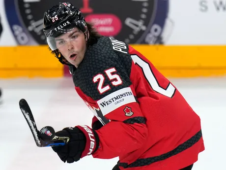 Kanadský hokejista Owen Power v zápase Kanada - Česko na MS v hokeji 2024.