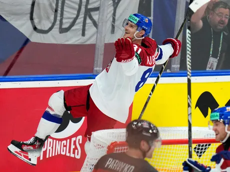 Český útočník Dominik Kubalik v zápase Kanada - Česko na MS v hokeji 2024.