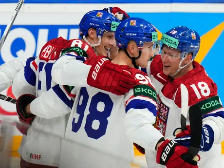 Radosť hokejistov Česka v zápase Kanada - Česko na MS v hokeji 2024.