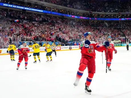 David Kämpf sa teší po strelenom góle v zápase Švédsko - Česko v semifinále MS v hokeji 2024.