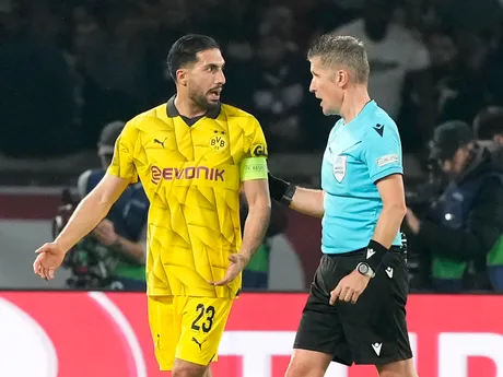Emre Can v odvetnom semifinálovom zápase medzi Paríž St. Germain - Borussia Dortmund.