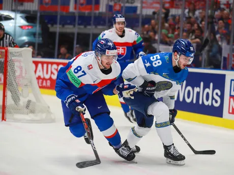 Pavol Regenda v zápase Slovensko - Kazachstan v skupine B na MS v hokeji 2024.