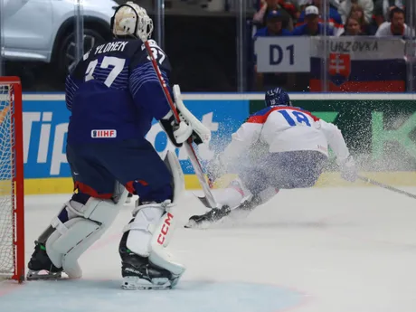 Andrej Kudrna v zápase Slovensko - Francúzsko v skupine B na MS v hokeji 2024.