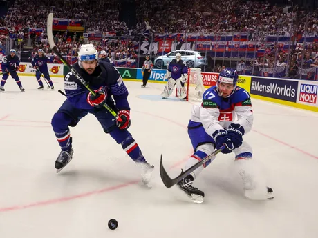 Šimon Nemec v zápase Slovensko - Francúzsko v skupine B na MS v hokeji 2024.